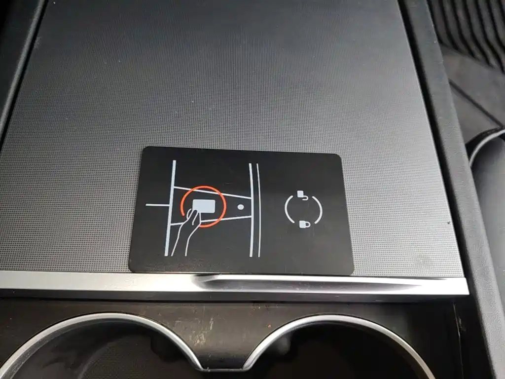 Tesla Model 3 — миниатюра 9