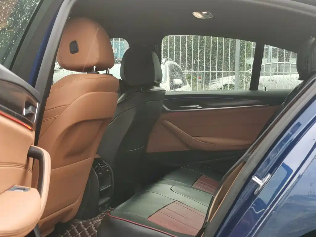 BMW 5 Series (Import) — миниатюра 12