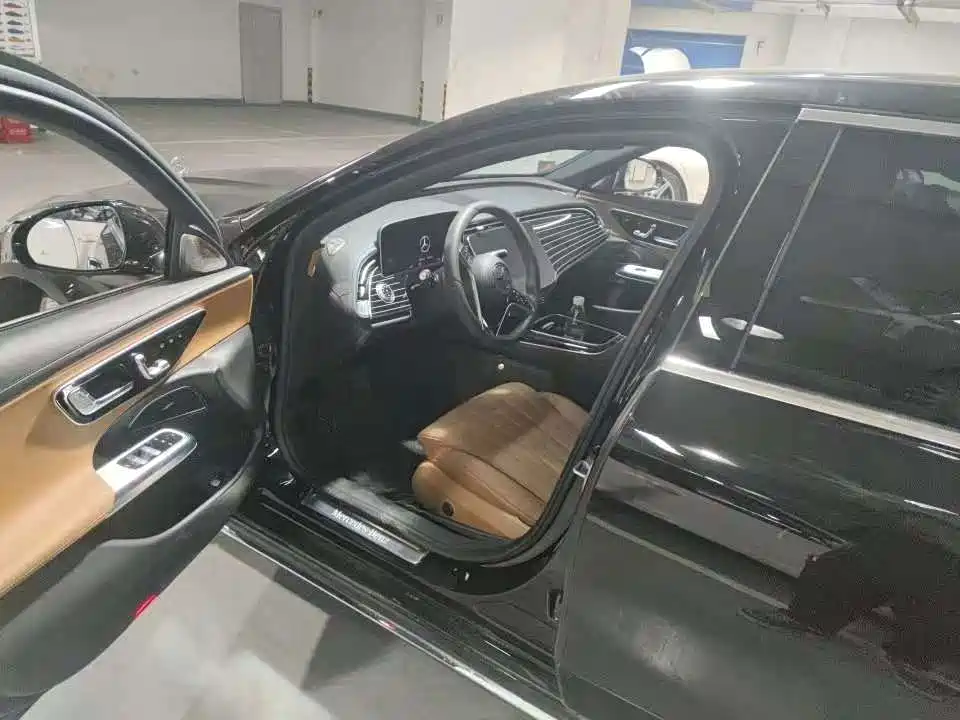 Mercedes-Benz E-Class — миниатюра 5