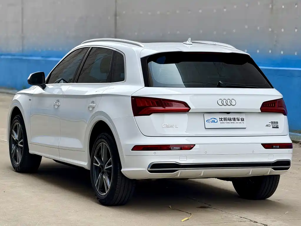 Audi Q5L — миниатюра 19