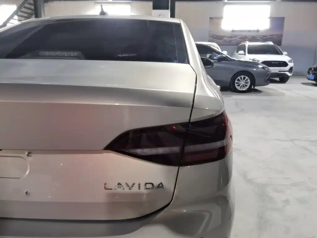 Volkswagen Lavida — миниатюра 8