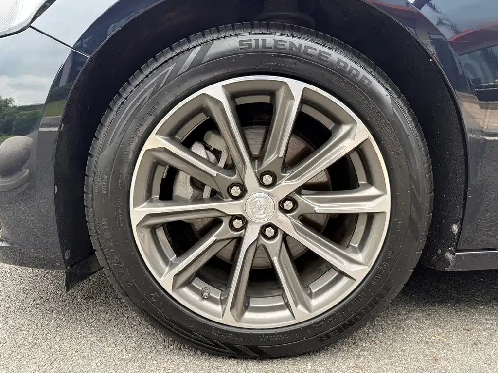 Buick LaCrosse — миниатюра 32