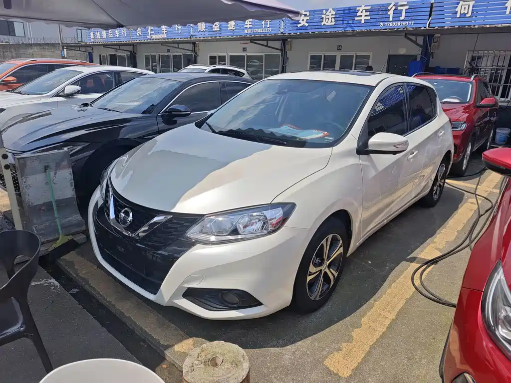 Nissan Tiida