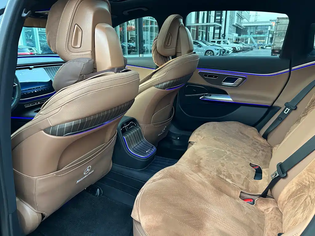 Mercedes-Benz E-Class — миниатюра 12