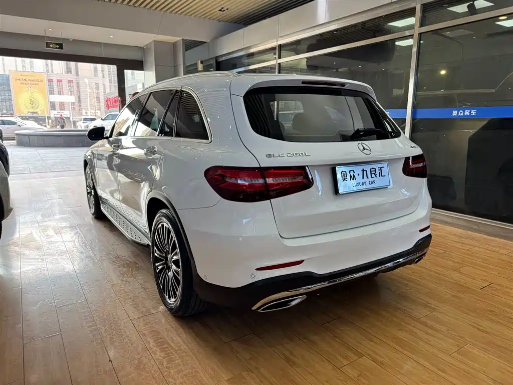 MERCEDES-BENZ GLC