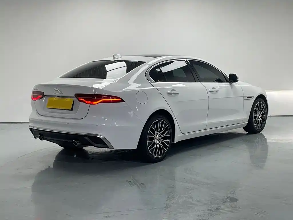 Jaguar XEL — миниатюра 8