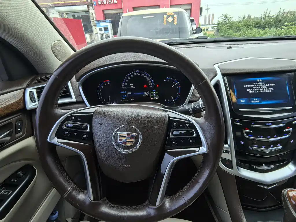 Cadillac SRX — миниатюра 8