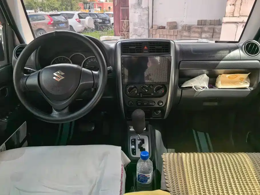 Suzuki Jimny — миниатюра 12