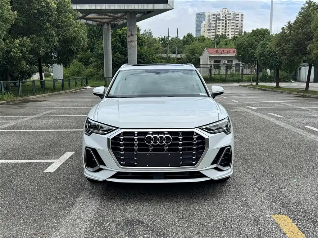 Audi Q3 2022 35 TFSI Fashion