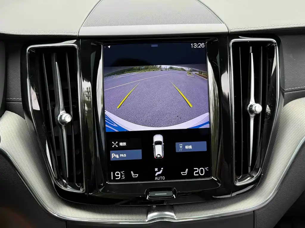 Volvo XC60 — миниатюра 10