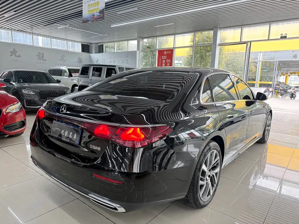 MERCEDES-BENZ E CLASS