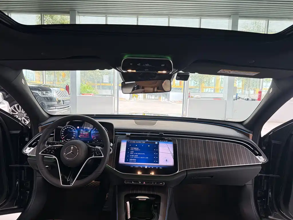 MERCEDES-BENZ E CLASS