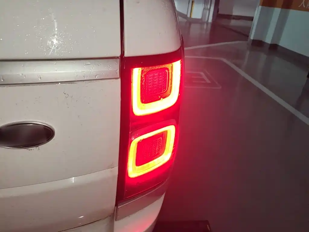 Land Rover Range Rover — миниатюра 24