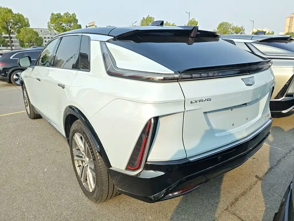 Cadillac Lyriq — миниатюра 5