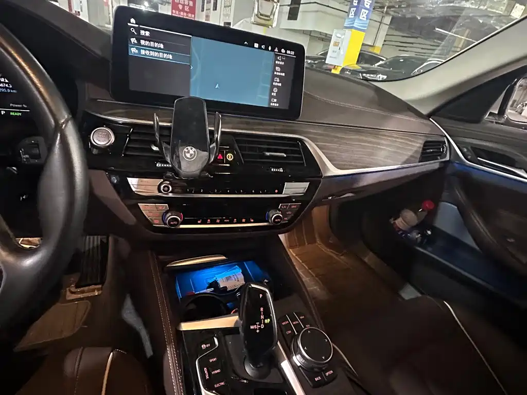 BMW 5 Series New Energy — миниатюра 14