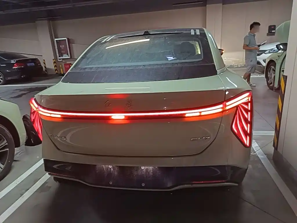 Hongqi EH7 2025 690