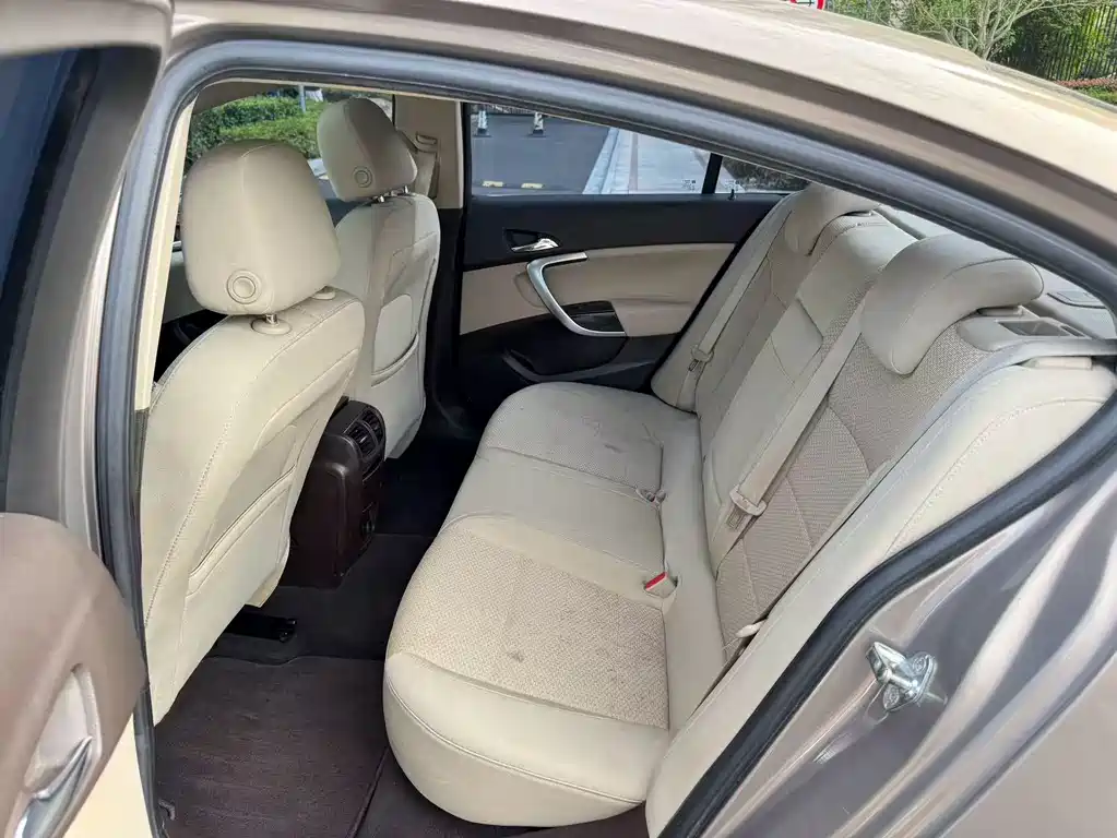 Buick Regal 2011 2.4L SIDI Comfort