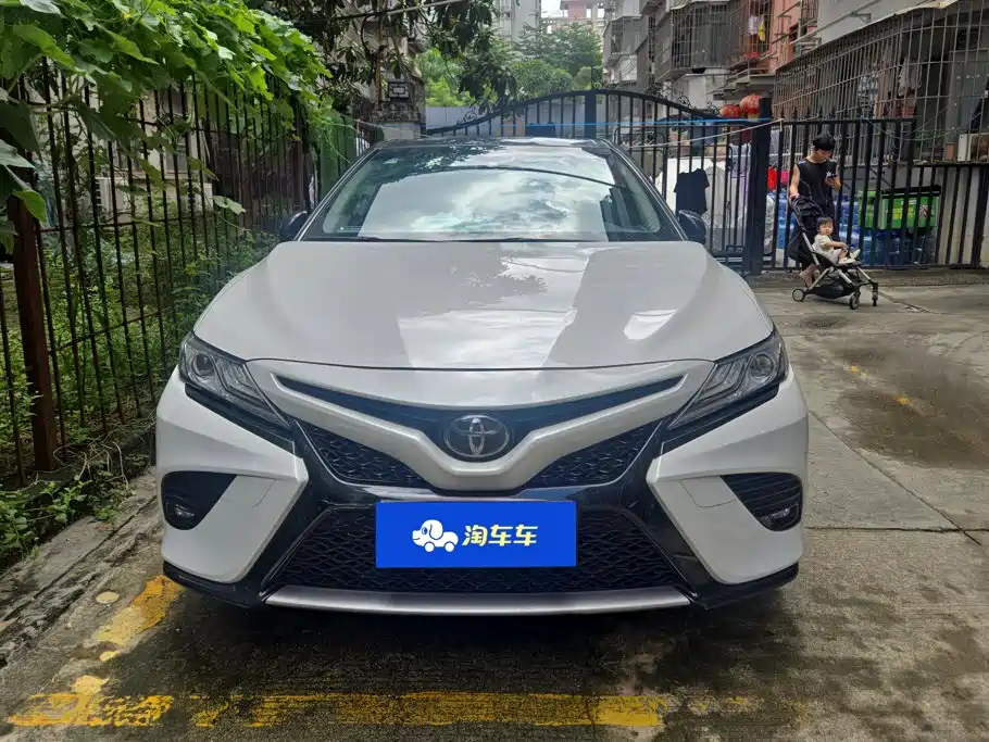 Toyota Camry — миниатюра 2