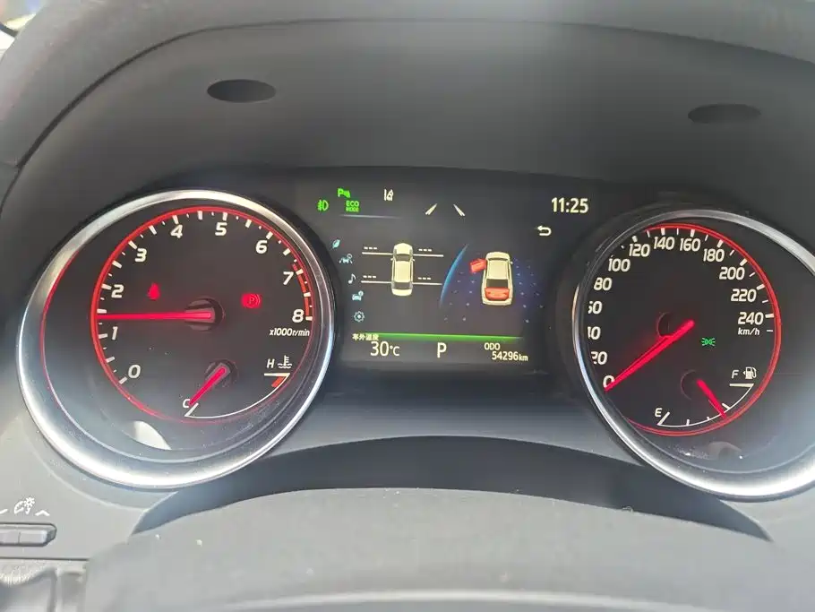 Toyota Camry — миниатюра 14