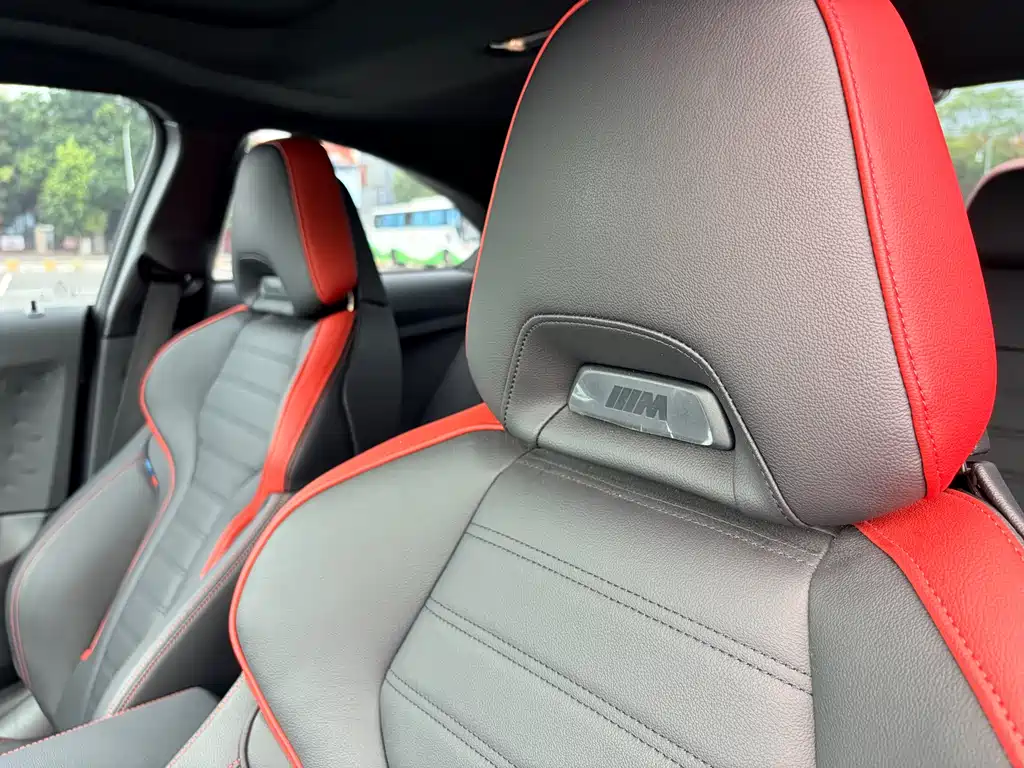 BMW M240i 2026 M240i xDrive