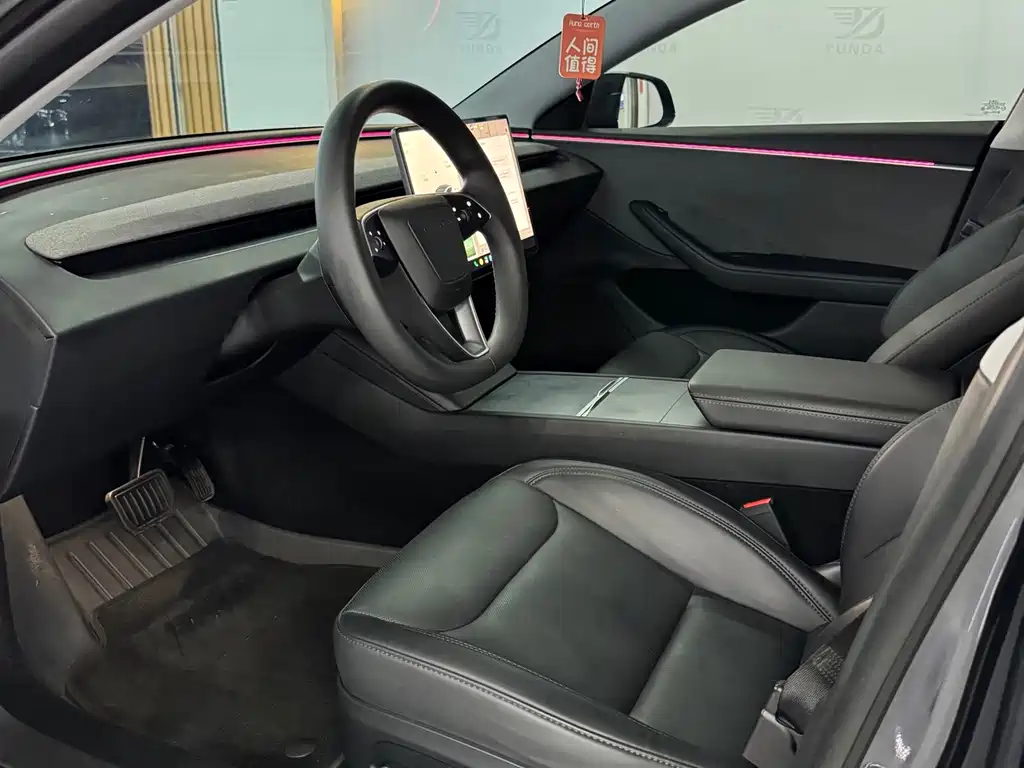 Tesla Model 3 — миниатюра 4