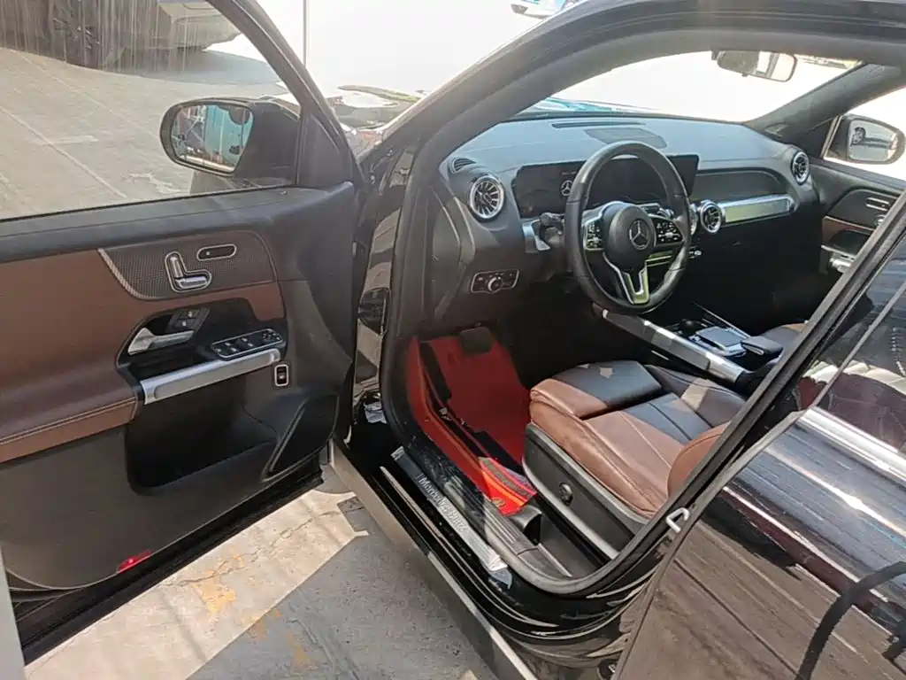 Mercedes-Benz GLB — миниатюра 16
