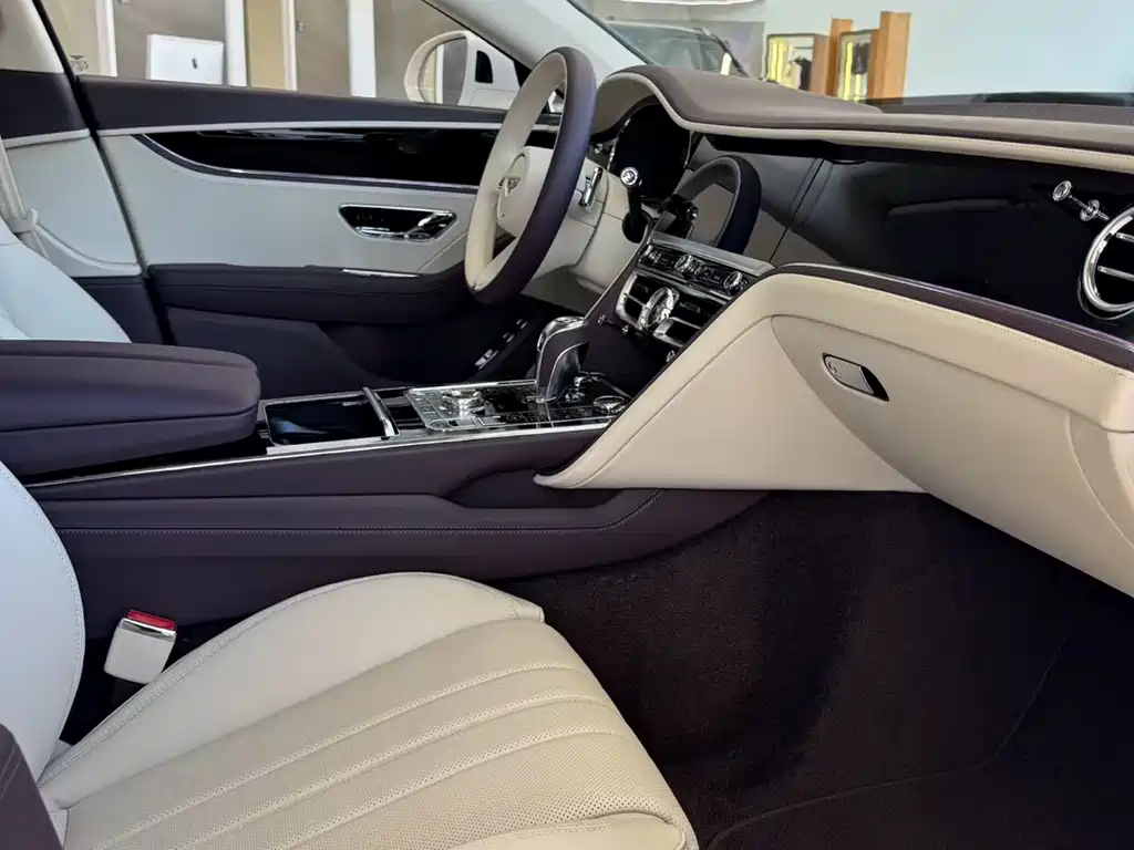 Bentley Flying Spur 2026 4.0T V8 Standard