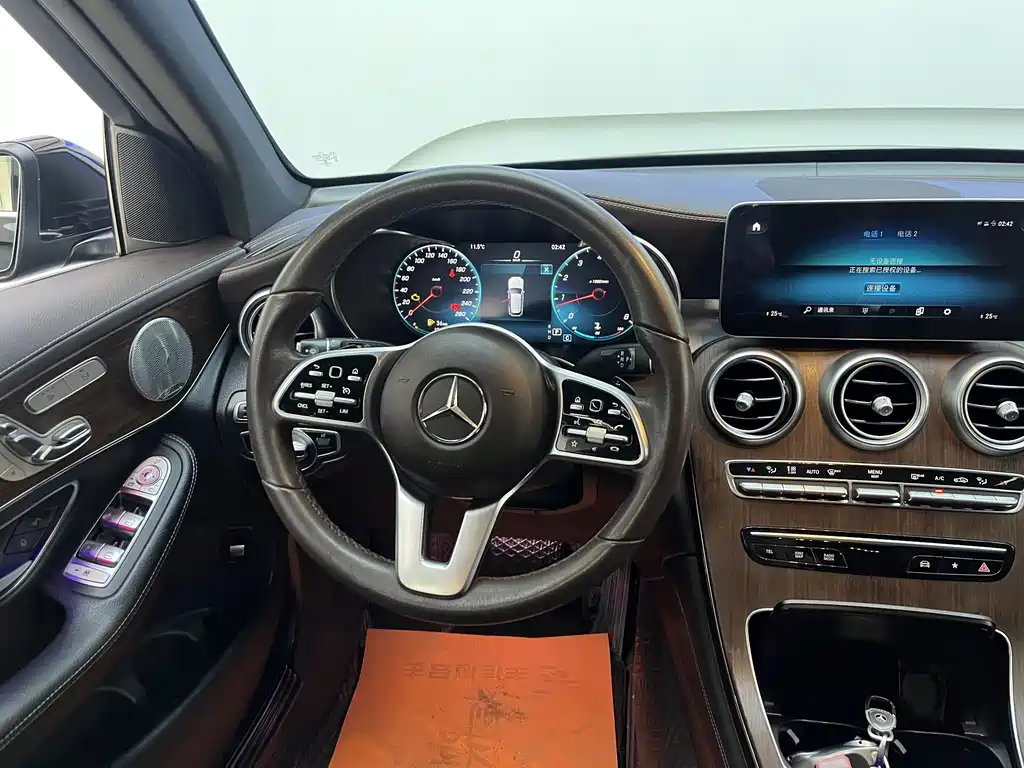 MERCEDES-BENZ GLC