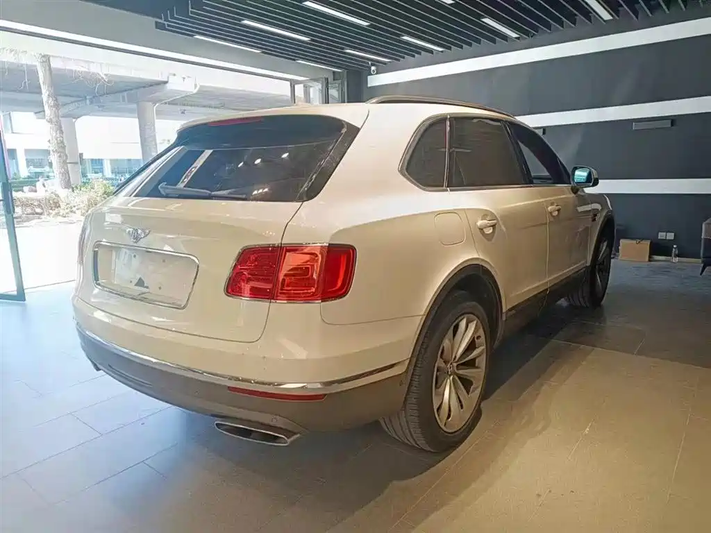 Bentley Bentayga 2016 6.0T Standard