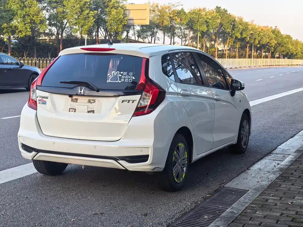 Honda Fit — миниатюра 4