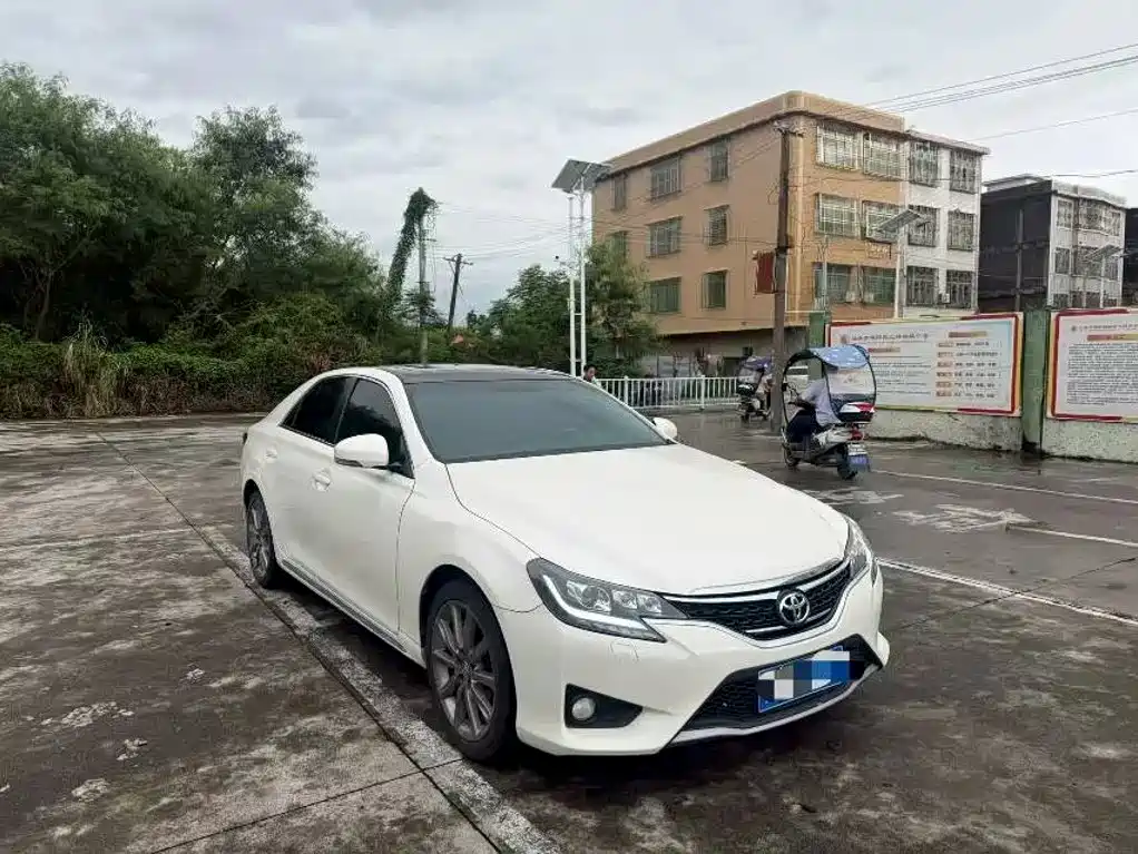 Toyota Reiz — миниатюра 3