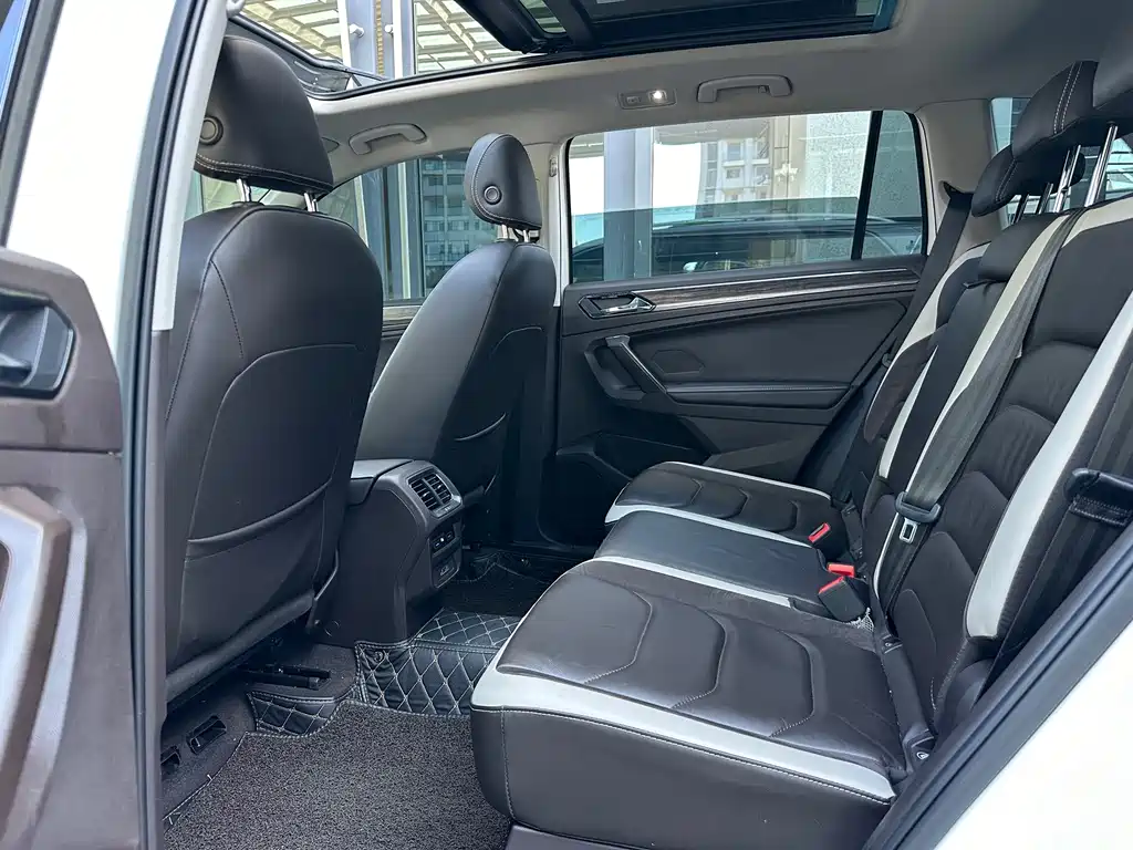 Volkswagen Tiguan L — миниатюра 10
