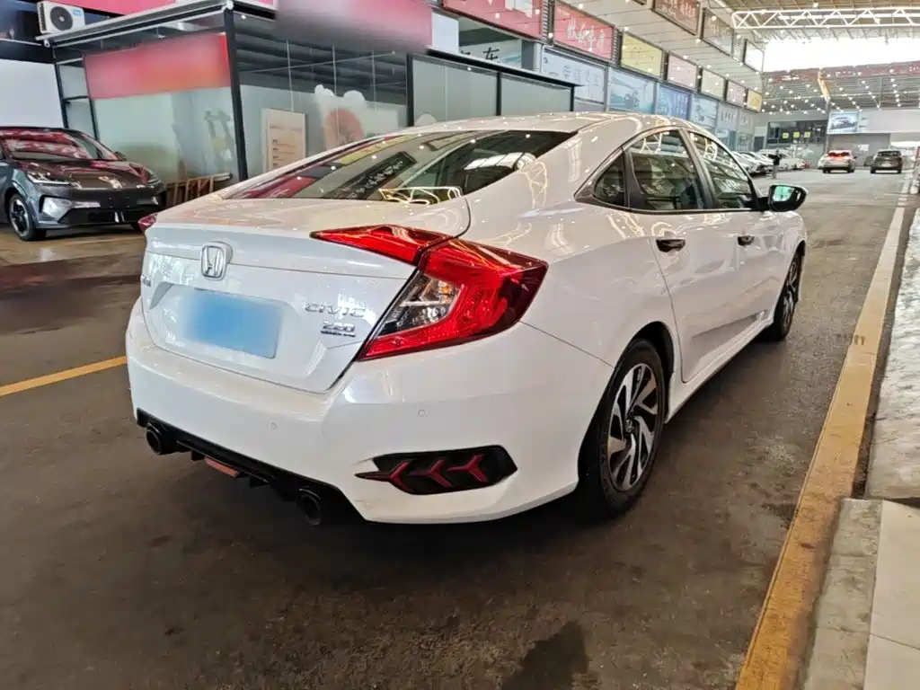 Honda Civic — миниатюра 7