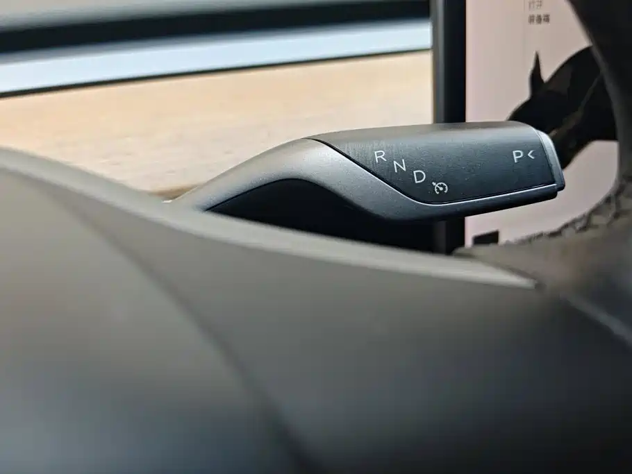 Tesla Model 3 — миниатюра 16