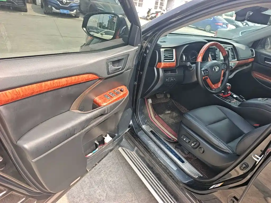 Toyota Highlander — миниатюра 16