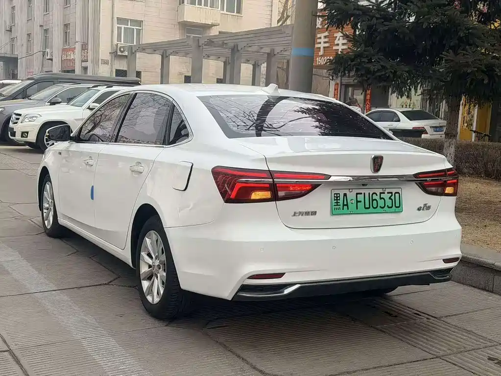 Roewe i6 New Energy — миниатюра 4