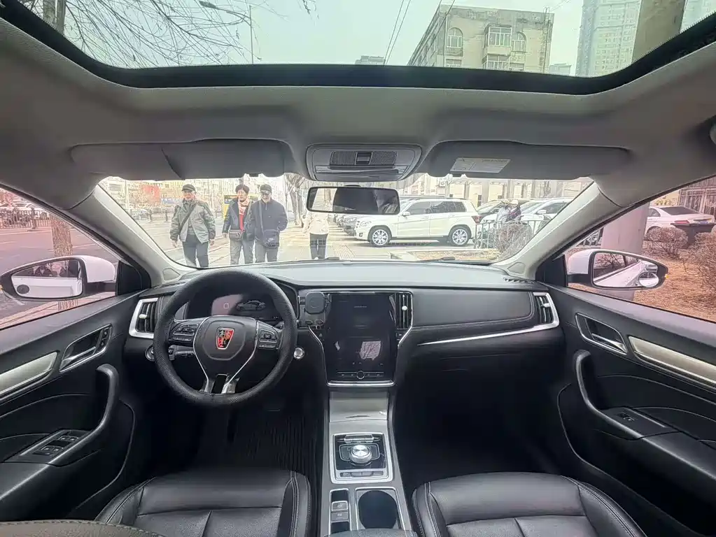 Roewe i6 New Energy — миниатюра 8