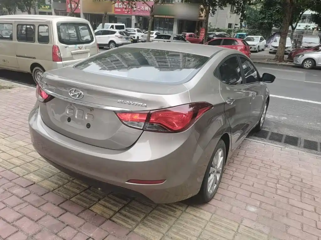 Hyundai Elantra Langdong — миниатюра 7