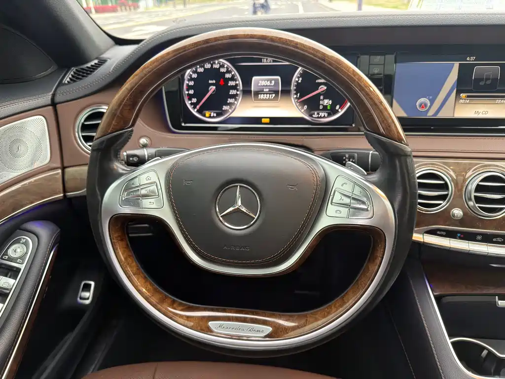 Mercedes-Benz S-Class — миниатюра 12