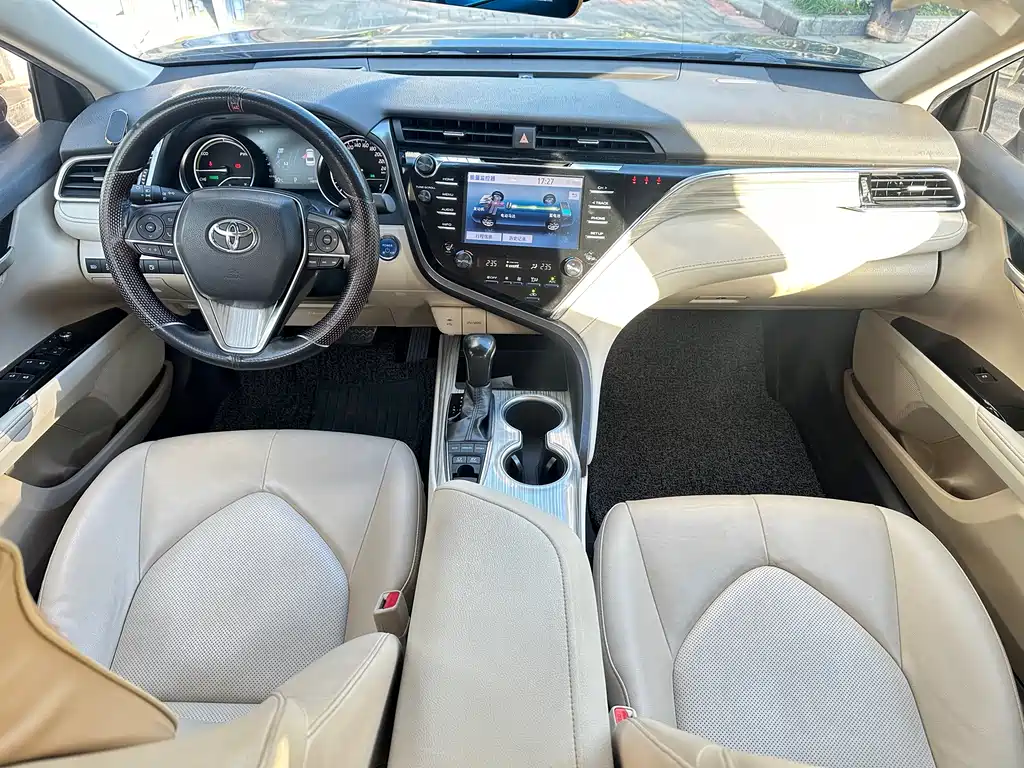 Toyota Camry - фото 8