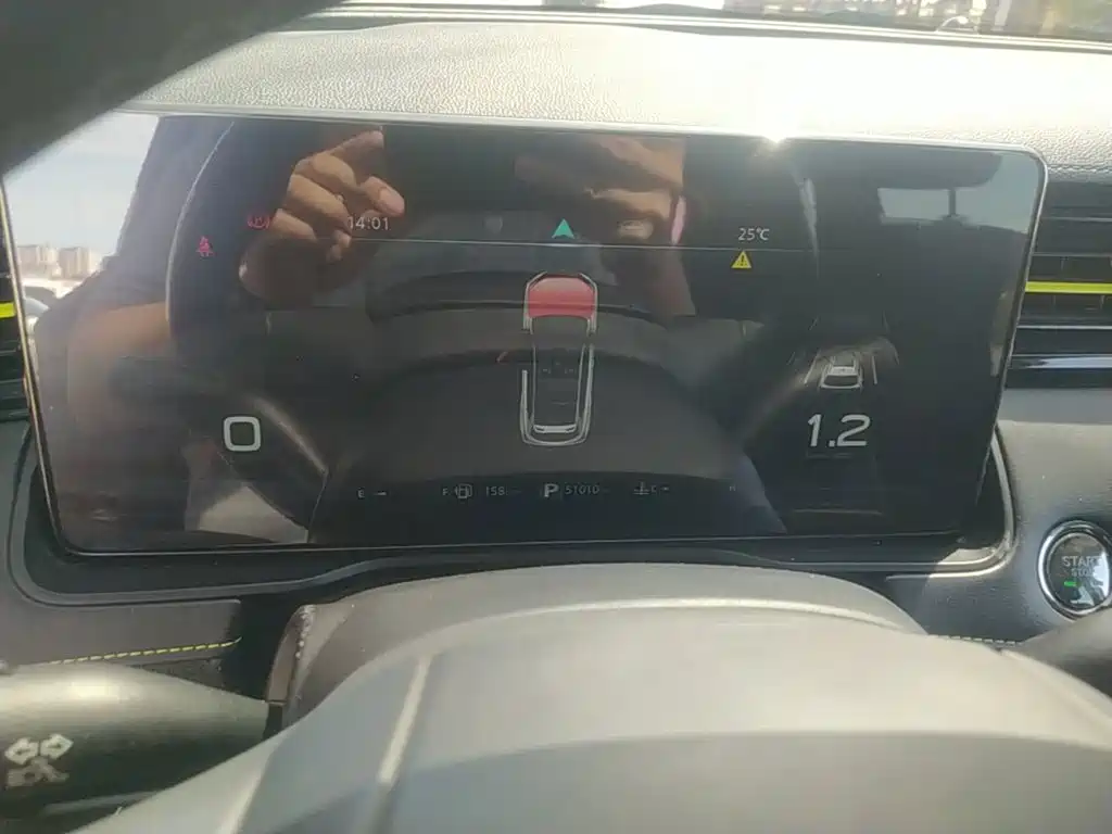 Roewe RX5 — миниатюра 12