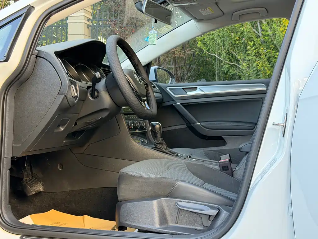 Volkswagen Golf — миниатюра 4