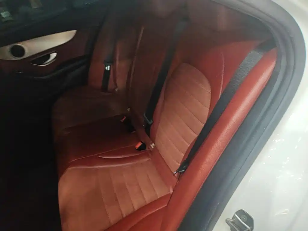 Mercedes-Benz C-Class — миниатюра 17