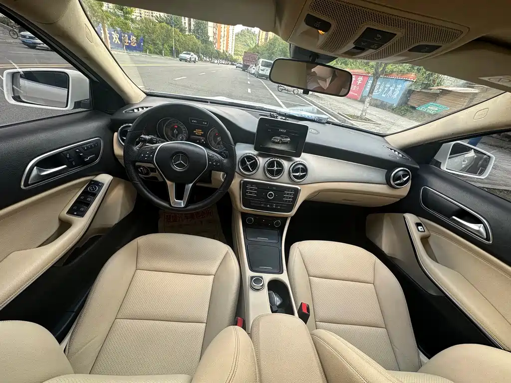 Mercedes-Benz GLA — миниатюра 8