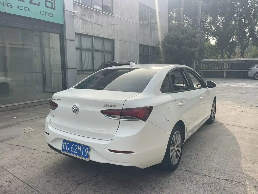 Buick Excelle — миниатюра 3