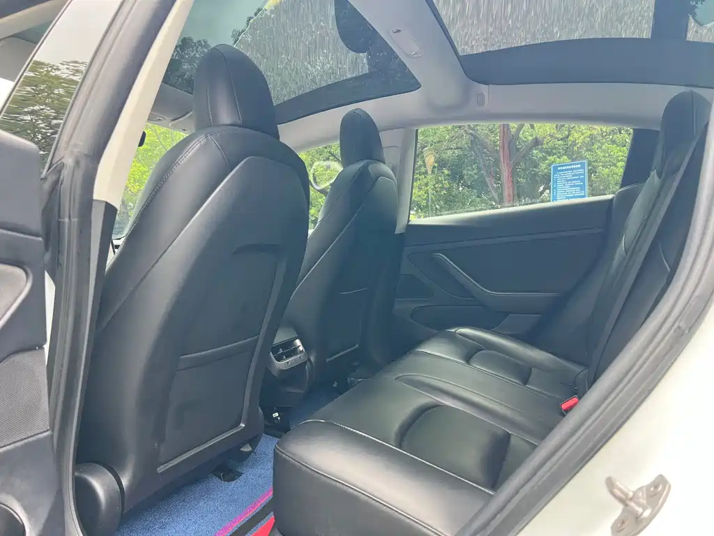 Tesla Model 3 — миниатюра 13
