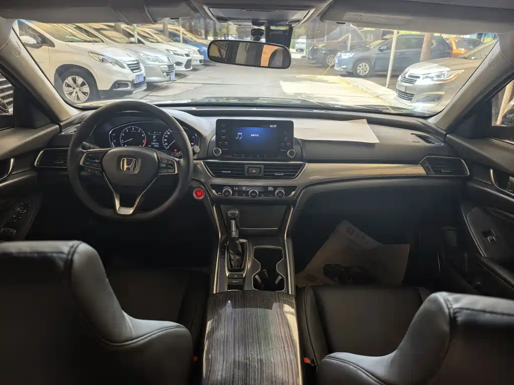 Honda Accord — миниатюра 9
