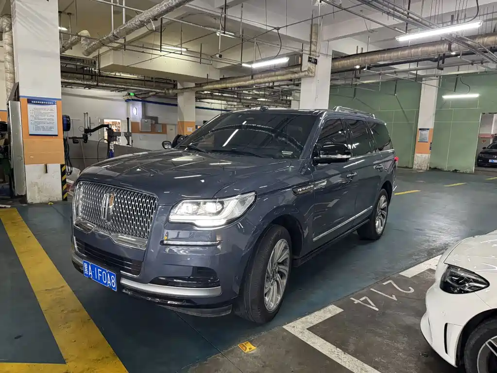 Lincoln Navigator — миниатюра 2