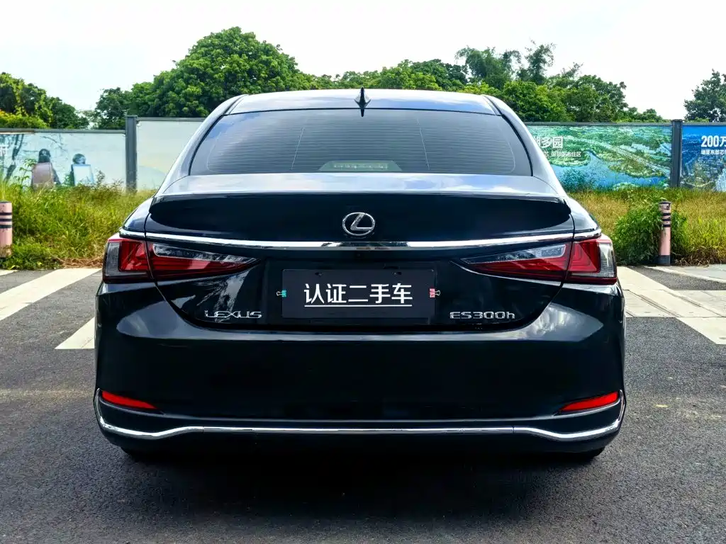 Lexus ES — миниатюра 6
