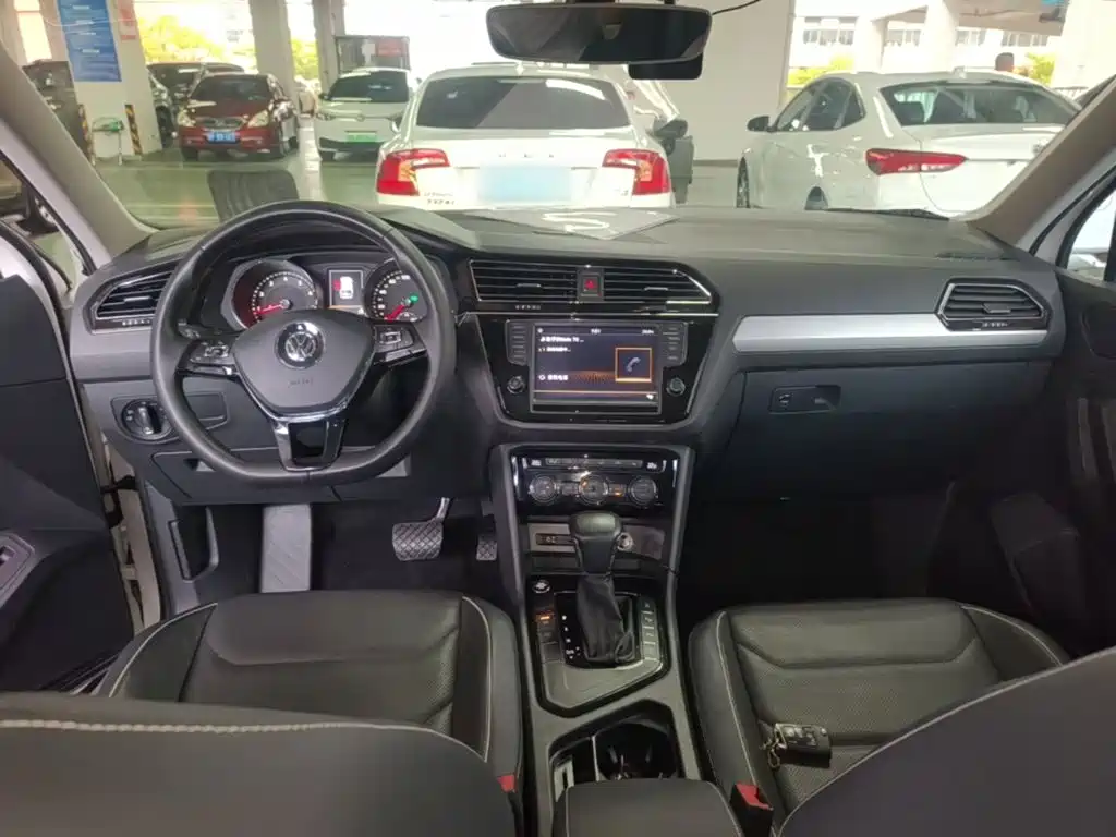 Volkswagen Tiguan L — миниатюра 10